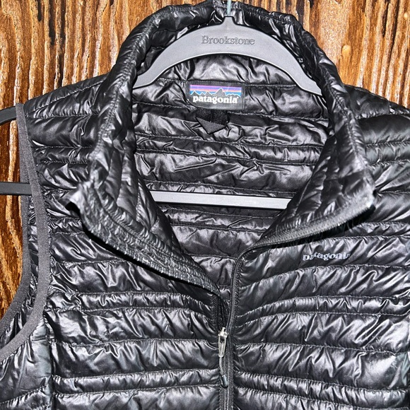 Patagonia Women's Black Vest - Size Medium - Picture 2 of 3